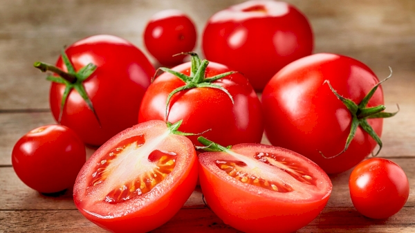 How many tomatoes did Uzbekistan export?