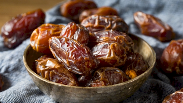 Uzbekistan imported 7.6 thousand tons of dates.